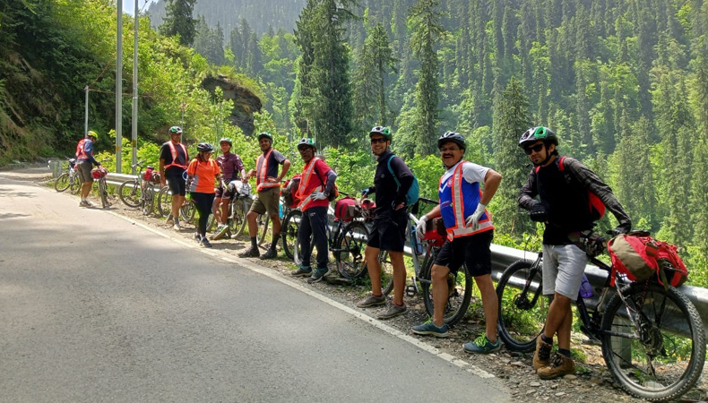 Mountain Biking Tirthan Valley Jalori Pass 2025